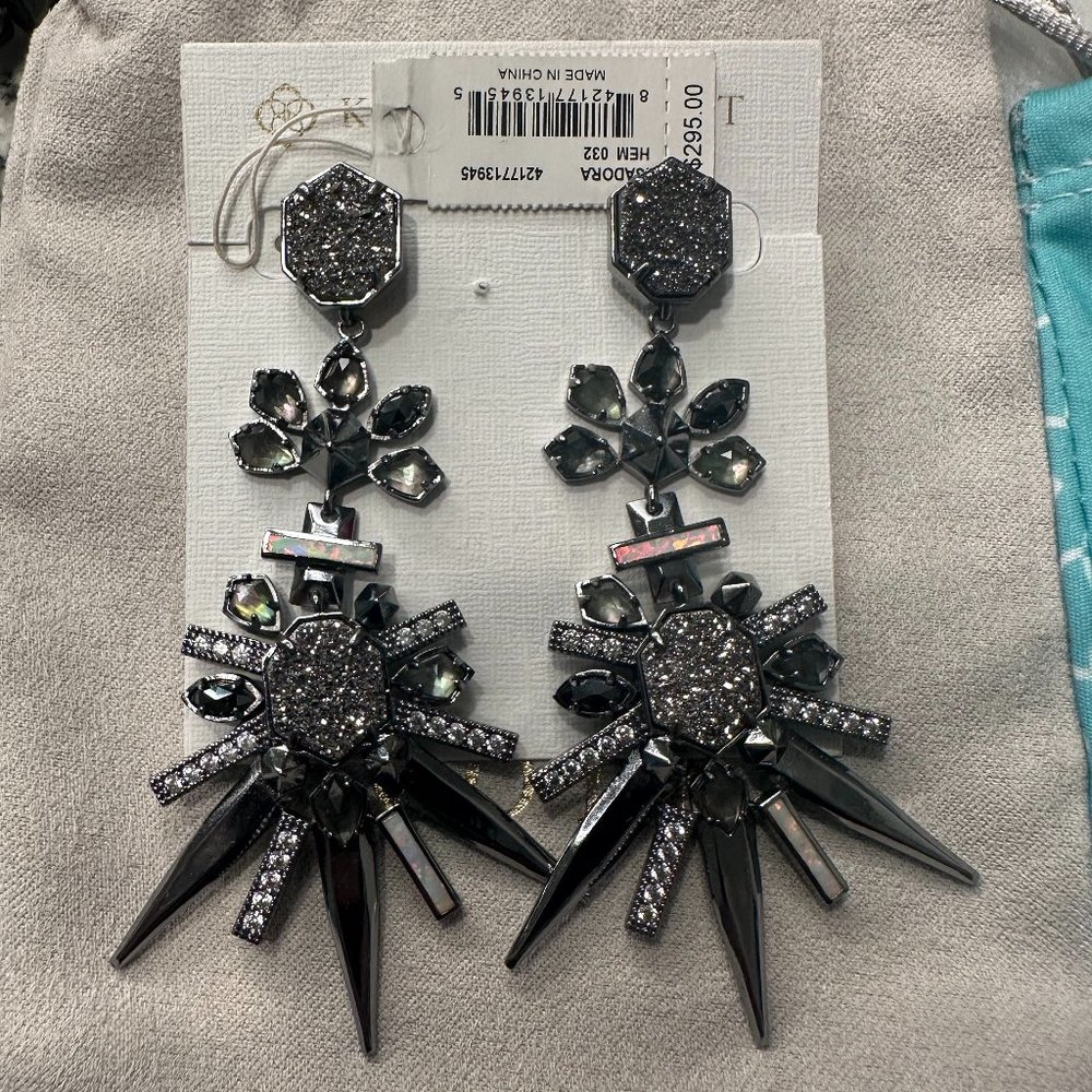 SOLD ON DEPOP
Kendra Scott Isadora earrings
